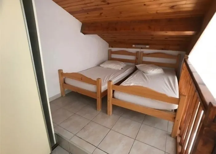 2 Pieces+mezzanine, 6 Couchages, Parking, Face - Fr-1-81-350 *